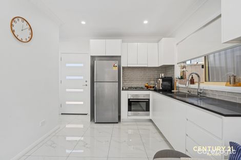 Property photo of 5 Saxonvale Crescent Edensor Park NSW 2176