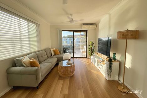 Property photo of 4/33 Surfers Avenue Mermaid Waters QLD 4218