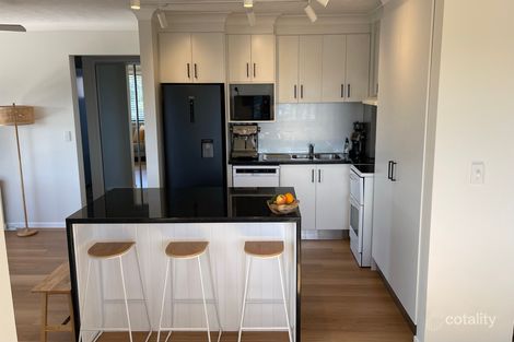 Property photo of 4/33 Surfers Avenue Mermaid Waters QLD 4218