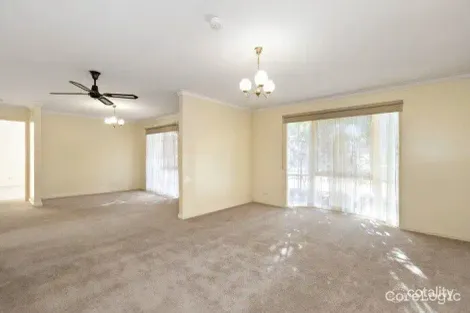 Property photo of 8 Lehmann Crescent Frankston North VIC 3200