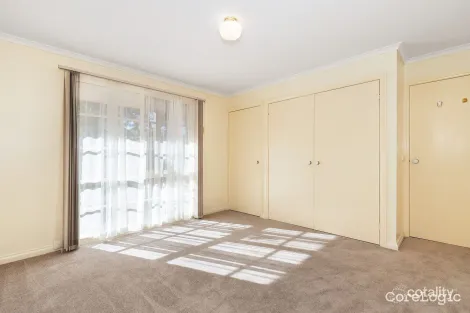 Property photo of 8 Lehmann Crescent Frankston North VIC 3200