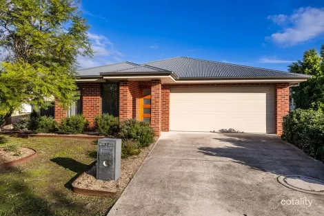 17 Tabletop Ct, Thurgoona, NSW 2640