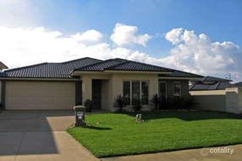 5 Lakeside Dr, Sandhurst, VIC 3977