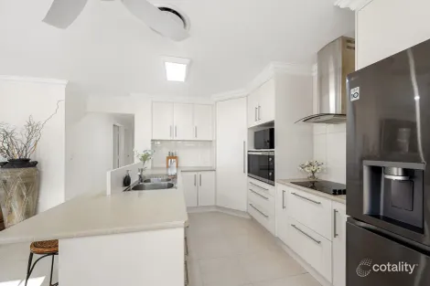 Property photo of 2 Peggy Coral Cove QLD 4670