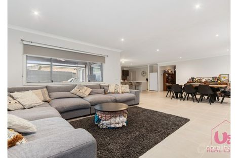 Property photo of 8 Kensei Place Sandhurst VIC 3977