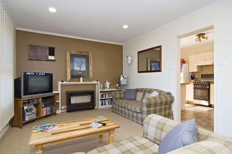 Property photo of 16 Wimbledon Court Mooroolbark VIC 3138