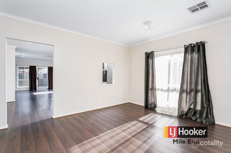 Property photo of 2 Robertson Court St Clair SA 5011
