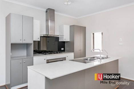 Property photo of 2 Robertson Court St Clair SA 5011