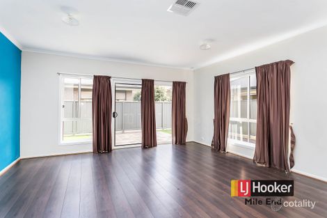 Property photo of 2 Robertson Court St Clair SA 5011