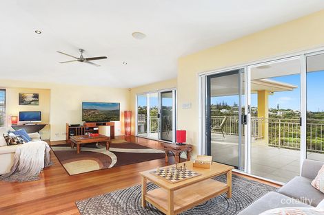 Property photo of 4 Caribbean Court Castaways Beach QLD 4567