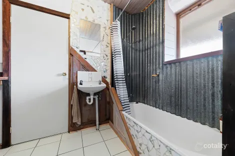 Property photo of 52 Doolan Crescent Heathcote VIC 3523