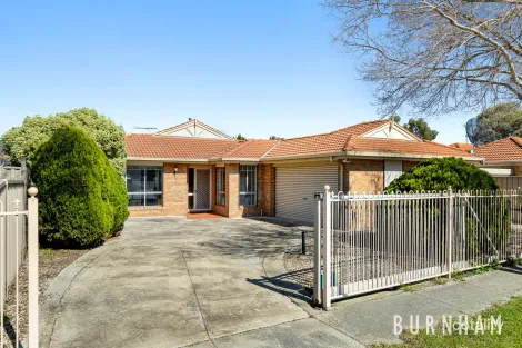 Property photo of 4 Tulloch Way Roxburgh Park VIC 3064