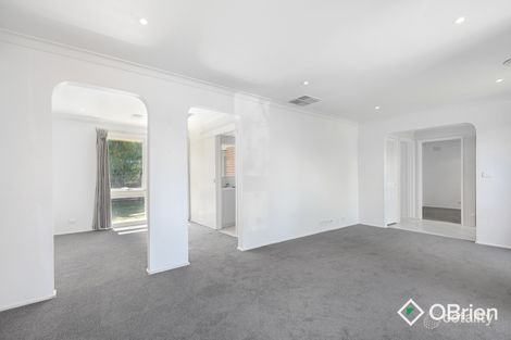 Property photo of 8 Dunraven Court Frankston VIC 3199