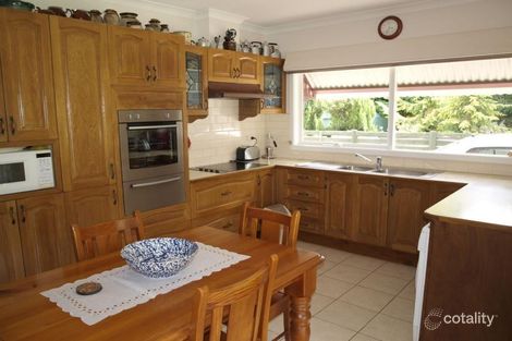 Property photo of 11 Redleaf Close Heathcote VIC 3523