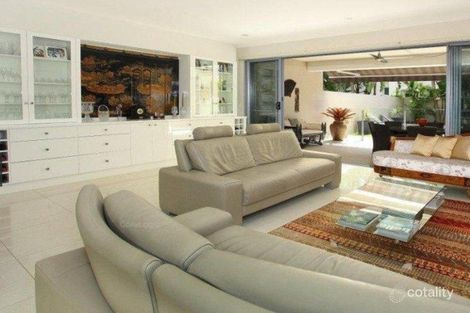 Property photo of 2/4023 The Boulevard Benowa QLD 4217