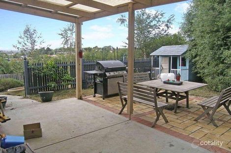 Property photo of 10 Fleming Terrace Pakenham VIC 3810