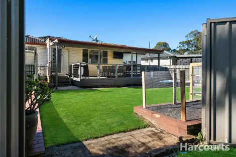 Property photo of 33 Raggatt Crescent Edgeworth NSW 2285