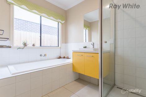 Property photo of 20 Devonport Court Taylors Hill VIC 3037