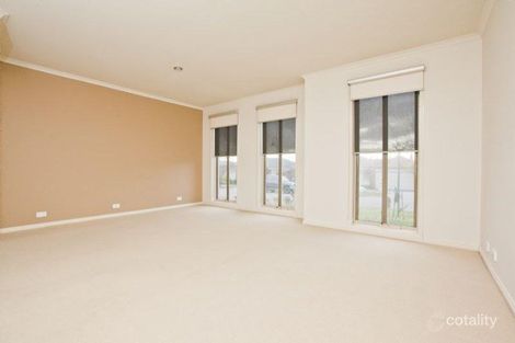Property photo of 2 Park City Drive Lynbrook VIC 3975