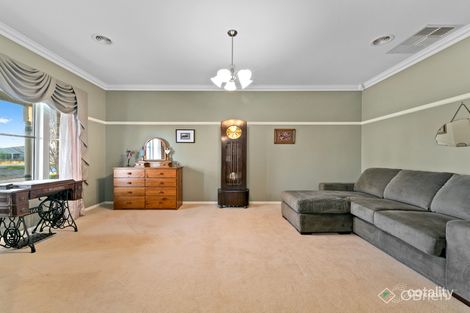 Property photo of 164 Webster Way Pakenham VIC 3810