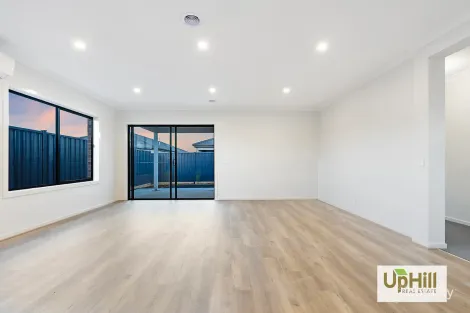 Property photo of 58 Follett Boulevard Clyde VIC 3978