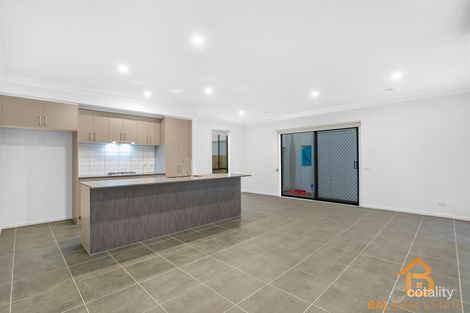 Property photo of 32 Karachi Avenue Mount Cottrell VIC 3024