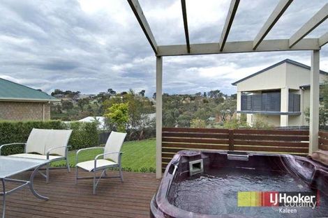 Property photo of 2 Evan Place Jerrabomberra NSW 2619