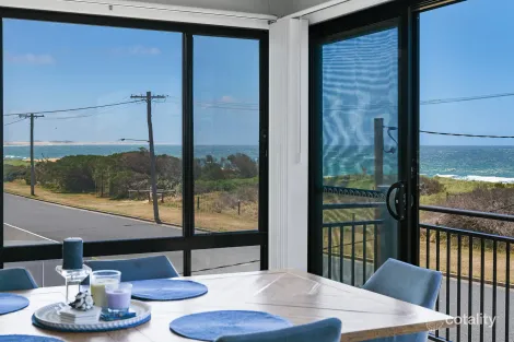 Property photo of 20 Eames Avenue Stockton NSW 2295