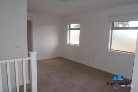 Property photo of 8A Kurrajong Street Bentleigh East VIC 3165