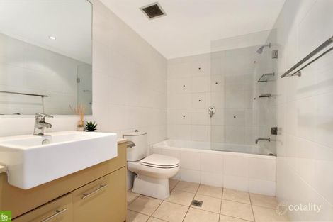 18/4 Bank St, Wollongong, NSW 2500