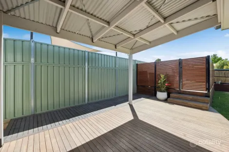 Property photo of 3 Taylor Street Kangaroo Flat VIC 3555