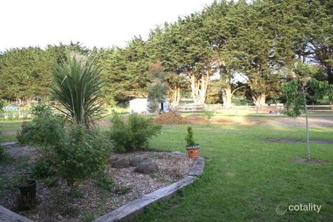 Property photo of 10 Ladye Place Woodend VIC 3442