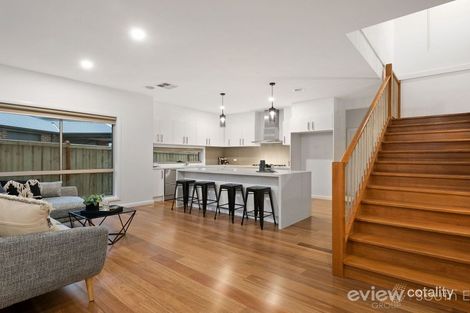 Property photo of 18 Yamba Close Cranbourne North VIC 3977