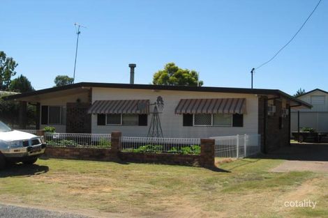 6 Warren St, Chinchilla, QLD 4413