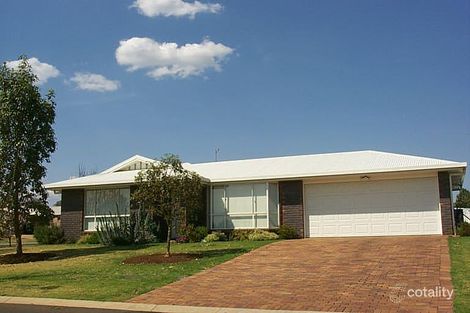 30 Silky Oak Dr, Glenvale, QLD 4350