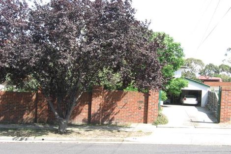 13 Caravelle Cres, Strathmore Heights, VIC 3041