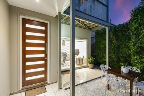 Property photo of 2/24 Hutton Street Clayfield QLD 4011