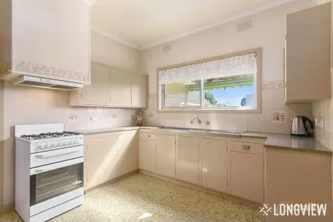 Property photo of 31 Fairhills Parade Glen Waverley VIC 3150