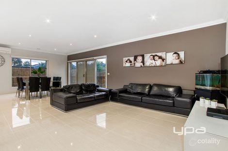 Property photo of 71 Botanical Drive Caroline Springs VIC 3023