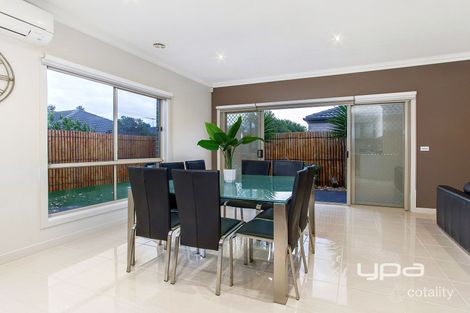 Property photo of 71 Botanical Drive Caroline Springs VIC 3023