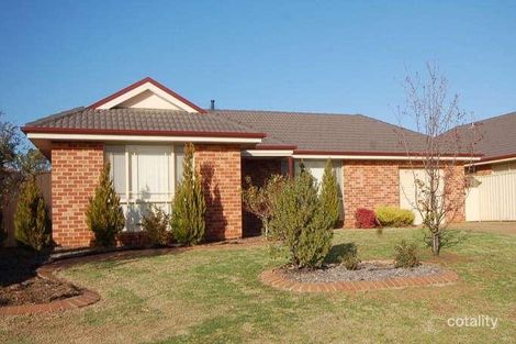 10 Dunvarleigh Cres, Griffith, NSW 2680