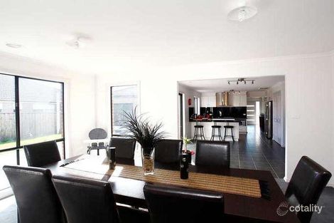 Property photo of 10 Tyrell Place Berwick VIC 3806