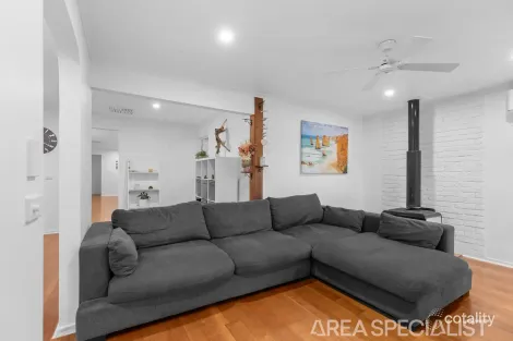 Property photo of 3 Freeman Place Langwarrin VIC 3910