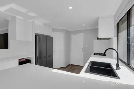 Property photo of 27 Kootingal Bend Baldivis WA 6171