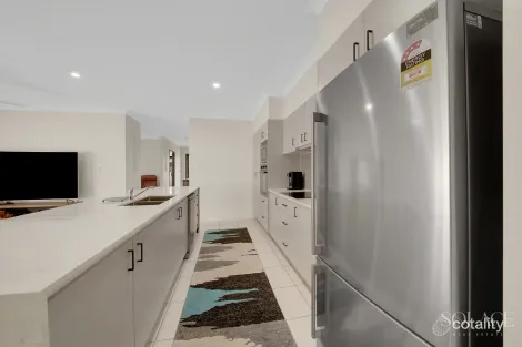 Property photo of 5 Orchard Drive Kirkwood QLD 4680