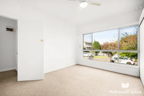 Property photo of 10 Moama Crescent Pascoe Vale South VIC 3044