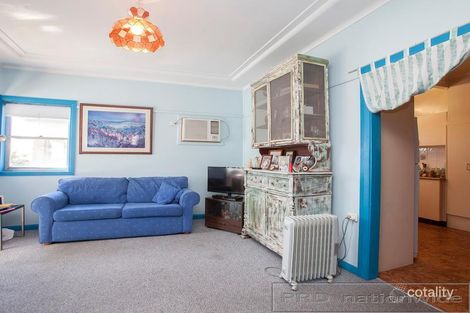 Property photo of 1 Hall Crescent Tarro NSW 2322
