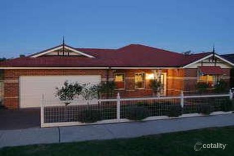 10 St Leonard Way, Pakenham, VIC 3810