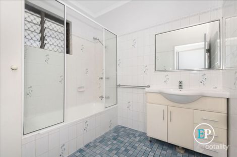 Property photo of 6 Hedley Court Mount Louisa QLD 4814