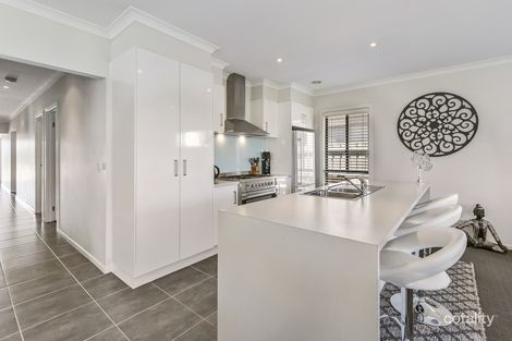 Property photo of 8 Wodalla Circuit Sandhurst VIC 3977